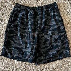 Men’s Lulu Lemon Shorts w/ Liner (9” inseam)